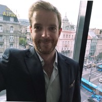 Áron Tanos Email