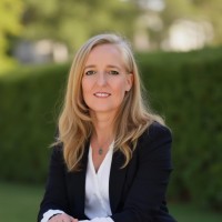 Anja Neumann Email