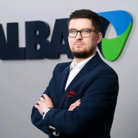 Dominik Saliński Email