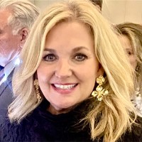 Gilead Sciences Employee Suzanne Hebert's profile photo