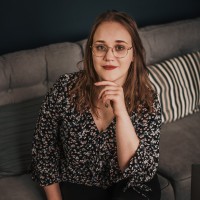 Marta Tabakow Email