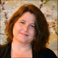 Kelly McWain Email & Phone Number