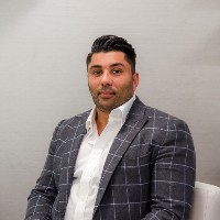 Momentum Solar Employee Alex Sheikh's profile photo