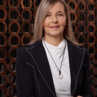 Cox Yeats Attorneys Employee Tina Halstead's profile photo