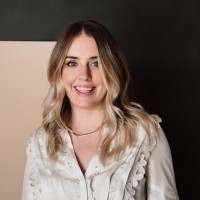 E-mail e número de telefone de Kelli Lamb