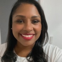 Larissa Aguiar Email