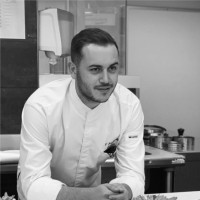 Jumeirah Group / Jumeirah Hotels & Resorts Employee Tom Coll's profile photo