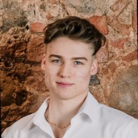 Sander Möller Email & Phone Number