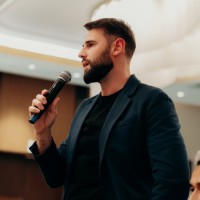 izi Employee Maksim Panov's profile photo