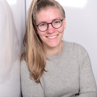 Naja von Schmude Email