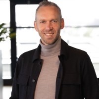 Paul van Giessel Email