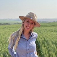 Pâmela Ahlert Email