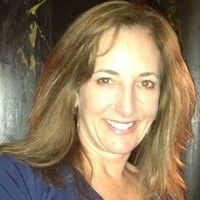 Email e telefono di Debbie Quement