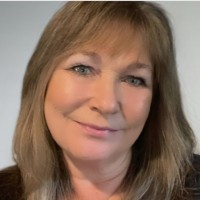 Pacific Lifestyle Homes Employee Carolyn White's profile photo