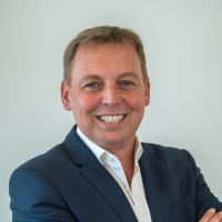 Email e telefono di Edward Dutton