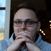 Roman Levák Email