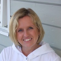 Anne Riseth Email