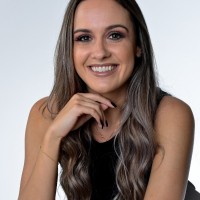 ESQUADRIMED Employee Fernanda Thiesen Zimmer's profile photo