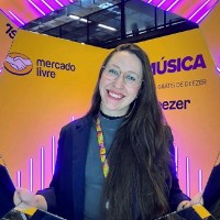Débora Cabral Email