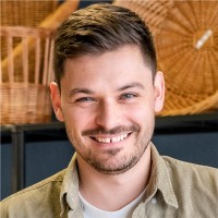 Raphael Stucker Email