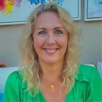 Helen Cairens Email & Phone Number