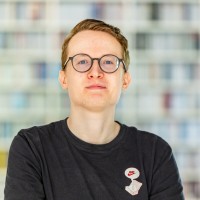 Check Employee Nils Hoenson's profile photo