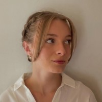Fluent Planet Employee Lola Perreal's profile photo