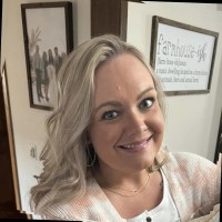 Nelson Global Products Employee Sara Larson's profile photo