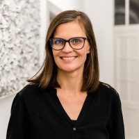 Theresa Voigtländer Email