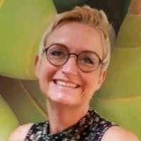 Karin Bos Email