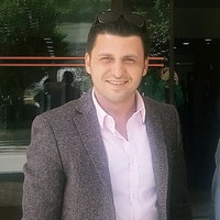 Vedat Uşakli Email