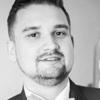 Szymon Ponichtera Email