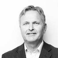 Arne Holvik Email