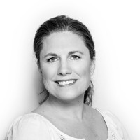 Elin Kjærvoll Email