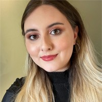 Julia Ćurčić Email