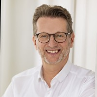 Dirk Wollenhaupt Email