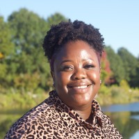 E-mail e número de telefone de Fadzai Nhamburo