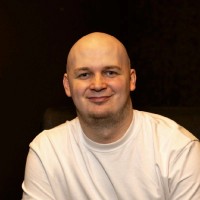 Tom Varney-Smith Email