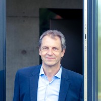 Reinhard Zott Email