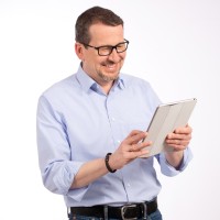 Nicolas Richter Email