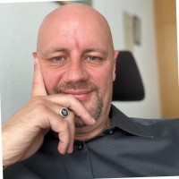 Stefan Laschat Email