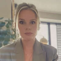 Eveline D. Email