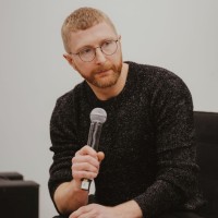 Alexander Butt Email