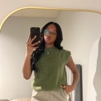 Chloé Lowe Email & Phone Number