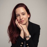 Laura Calazans Email & Phone Number