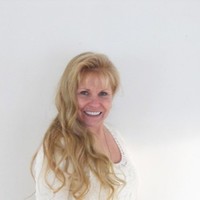 Badger Realty Employee Debi Davis's profile photo