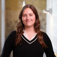 Lindsey Stinson Email & Phone Number