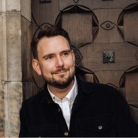 Robert Holmström Email