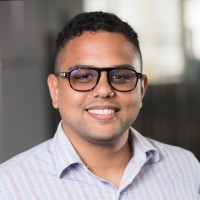 Edison Álvarez Email