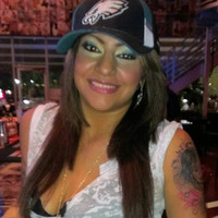 iUniverse Employee Rissa Navarro's profile photo